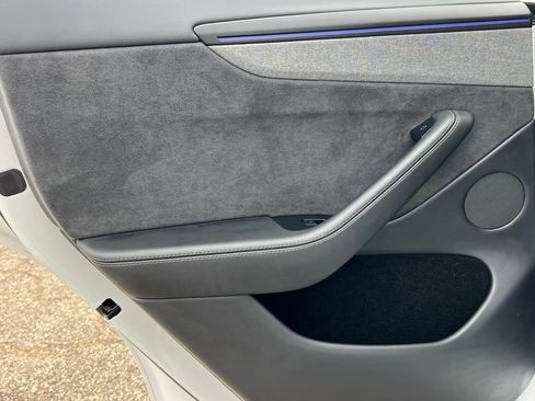 Used 2026 Tesla Model Y AWD image 25