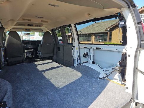 Used 2013 Chevrolet Express 2500 LT w/ LT Preferred Equipment Group image 21