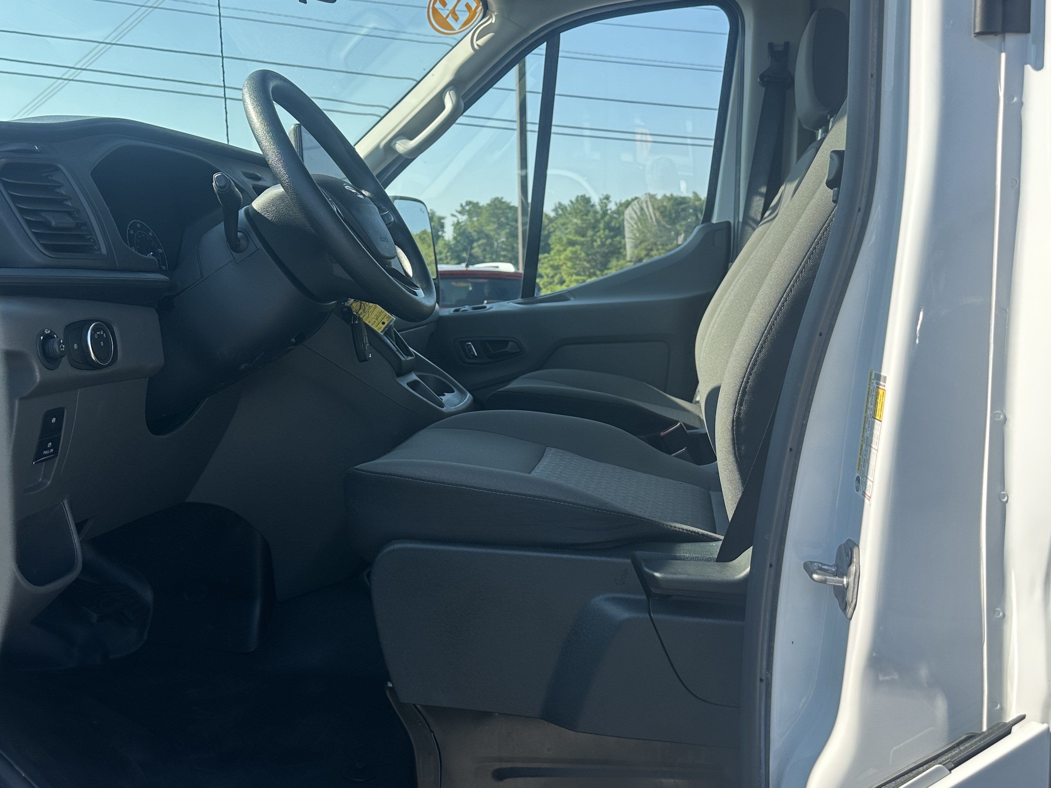 Used 2022 Ford Transit 350 XLT RWD image 9