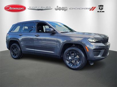 Used 2025 Jeep Grand Cherokee Altitude