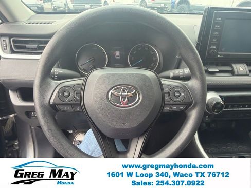 Used 2021 Toyota RAV4 LE AWD/4WD image 13