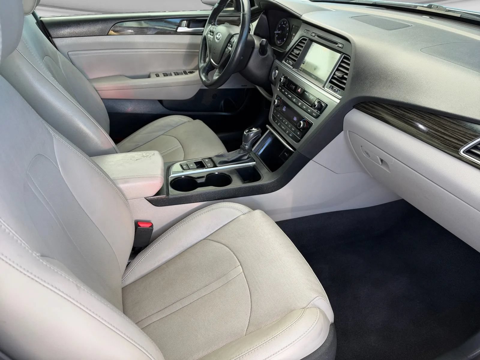 Used 2016 Hyundai Sonata Limited w/ Option Group 04 FWD image 24