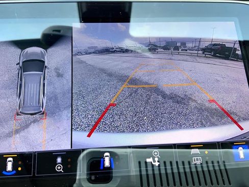 Used 2022 Chevrolet Equinox Premier FWD image 26