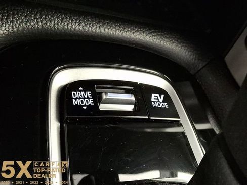 Used 2025 Toyota Corolla Cross AWD Hybrid image 29