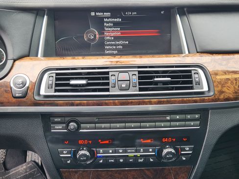 Used 2015 BMW 750Li RWD image 16