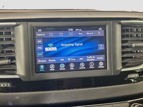 Used 2019 Chrysler Pacifica Touring-L FWD image 21