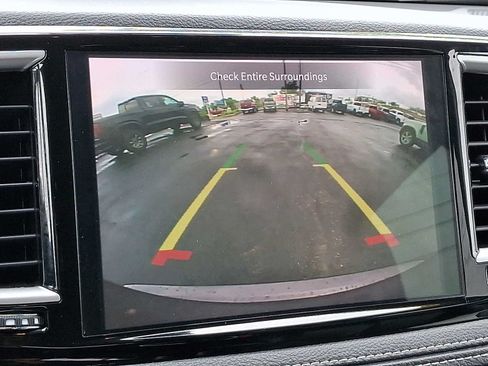 Used 2023 Chrysler Pacifica Touring-L FWD image 18