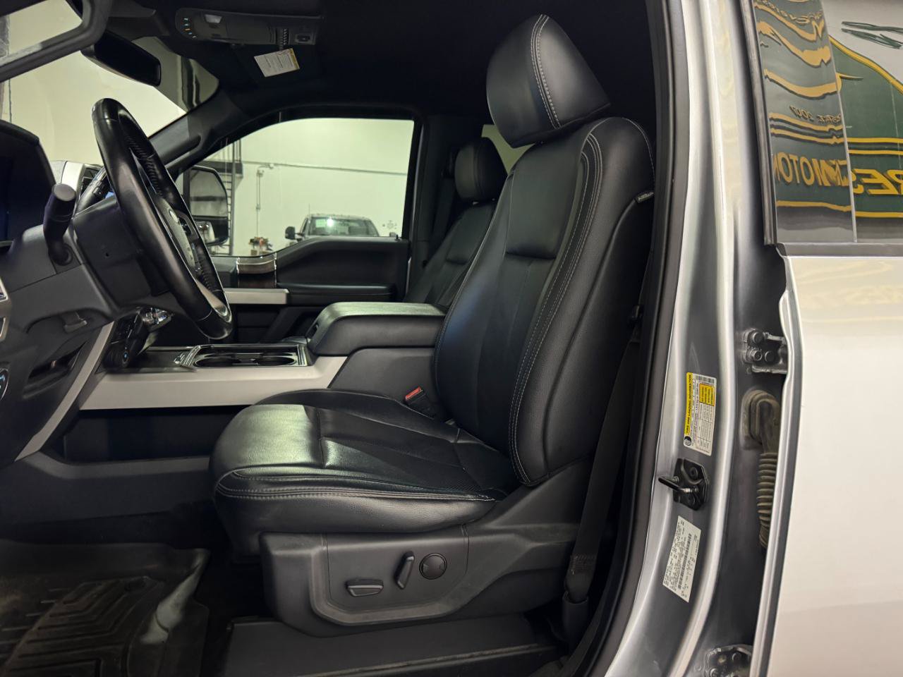 Used 2022 Ford F250 Lariat w/ Lariat Value Package AWD/4WD image 6