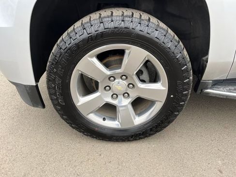 Used 2018 Chevrolet Suburban Premier image 19