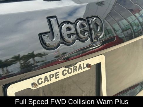 Certified 2022 Jeep Grand Cherokee Laredo X image 34