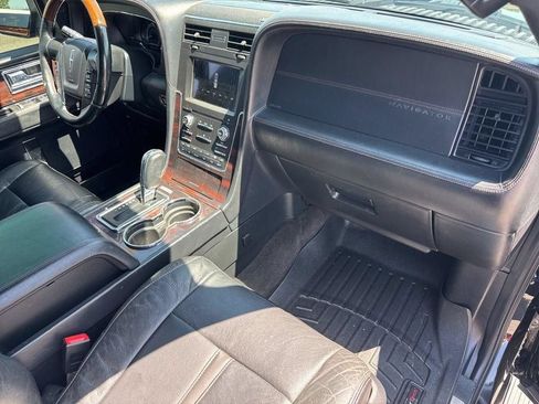 Used 2017 Lincoln Navigator L Reserve AWD/4WD image 34