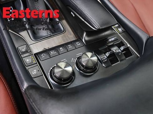 Used 2018 Lexus LX 570 4WD w/ Luxury Package image 20