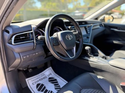 Used 2018 Toyota Camry SE FWD image 8
