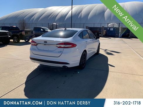Used 2017 Ford Fusion SE image 5