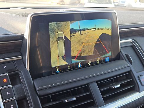 Used 2024 Chevrolet Suburban Premier image 22