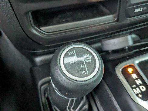 Used 2018 Jeep Wrangler Unlimited Sahara AWD/4WD image 26