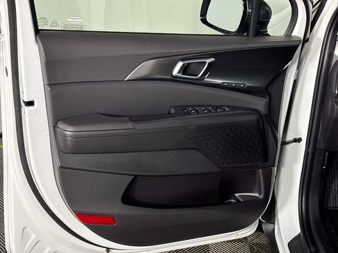 New 2026 Kia Carnival SX image 10