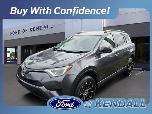 Used 2017 Toyota RAV4 LE image 1