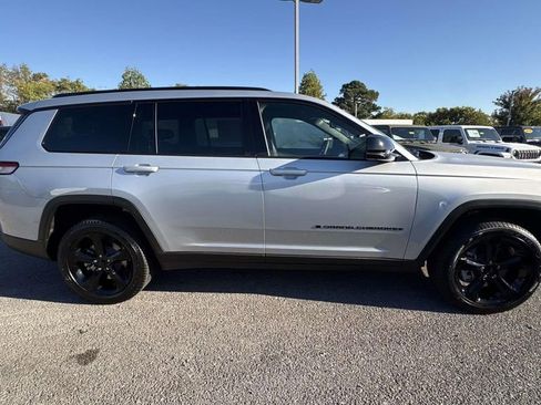 New 2025 Jeep Grand Cherokee L Limited w/ Luxury Tech Group II AWD/4WD image 11