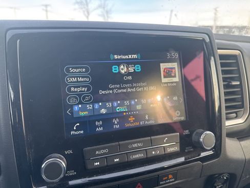 Used 2024 Nissan Frontier SV image 26