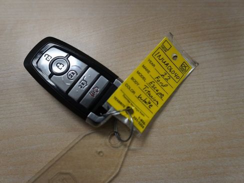 Certified 2022 Ford Escape Titanium image 36