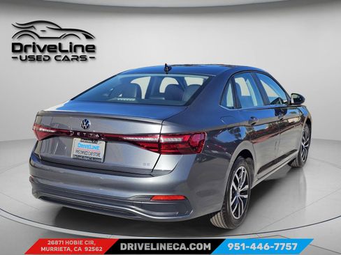 Used 2025 Volkswagen Jetta SE image 10