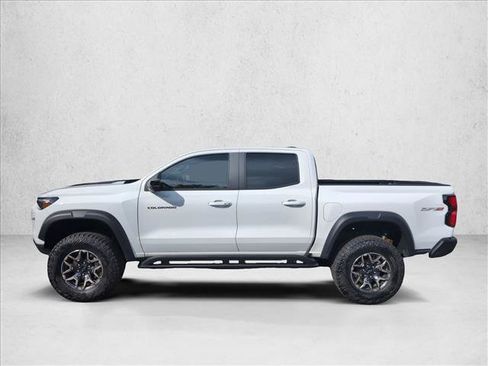 Used 2026 Chevrolet Colorado ZR2 w/ Technology Package AWD/4WD image 8