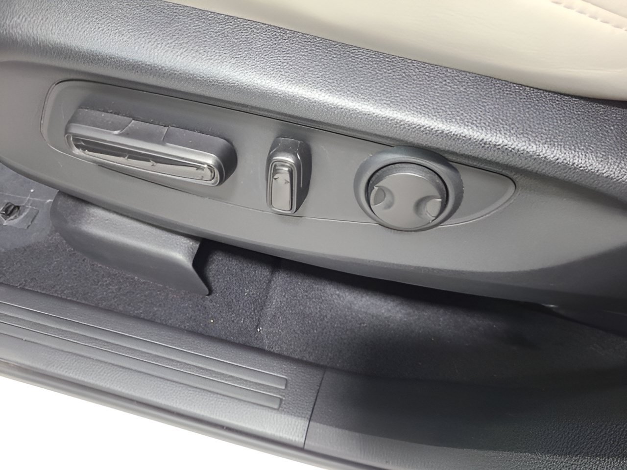Used 2023 Honda CR-V EX-L image 20