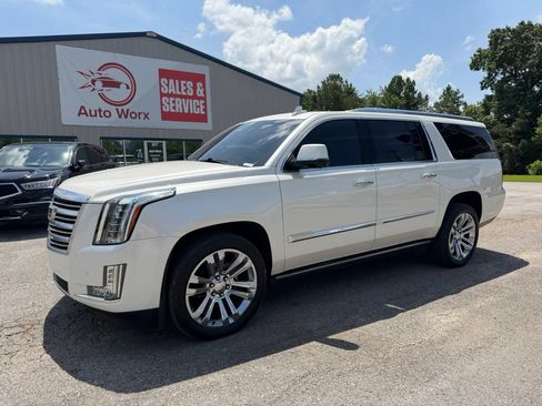 Used 2015 Cadillac Escalade ESV Platinum AWD/4WD image 32
