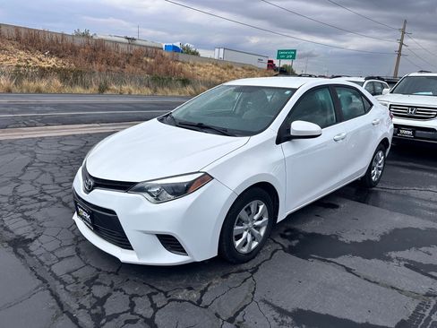 Used 2015 Toyota Corolla LE FWD image 2