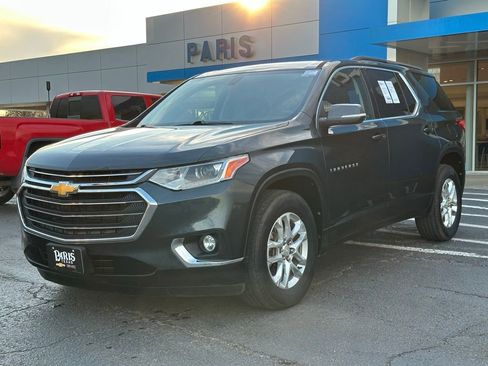 Used 2021 Chevrolet Traverse LT image 3