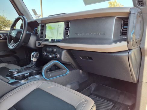 Certified 2024 Ford Bronco Wildtrak AWD/4WD image 10