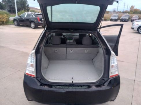 Used 2010 Toyota Prius One image 2