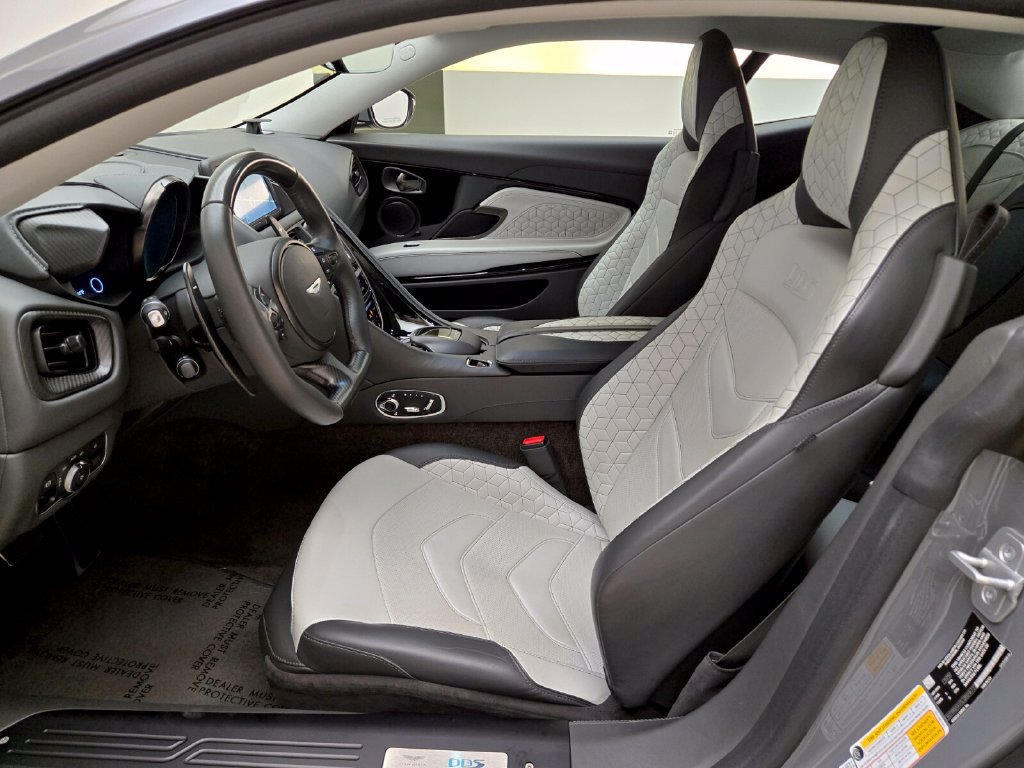 Used 2020 Aston Martin DBS Superleggera RWD image 17