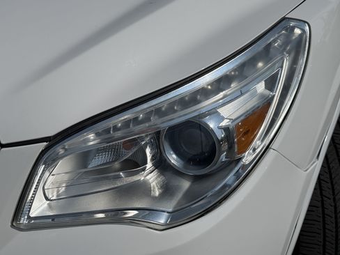 Used 2017 Buick Enclave Convenience FWD image 6