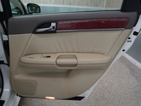 Used 2010 INFINITI M35 w/ Technology Pkg RWD image 37