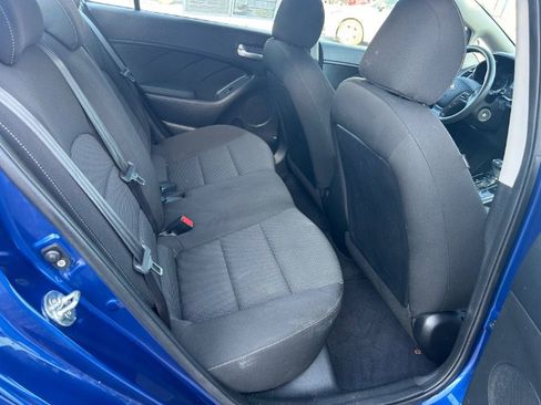 Used 2018 Kia Forte LX image 2