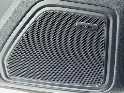 Certified 2025 Porsche Macan GTS image 12