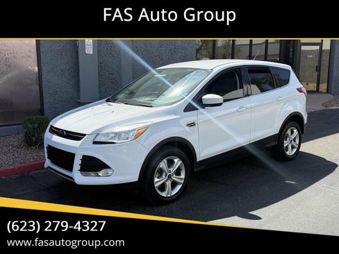 Used 2016 Ford Escape SE w/ SE Cold Weather Package AWD/4WD image 1