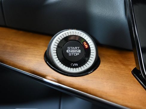Used 2022 Jeep Grand Wagoneer Series II AWD/4WD image 33