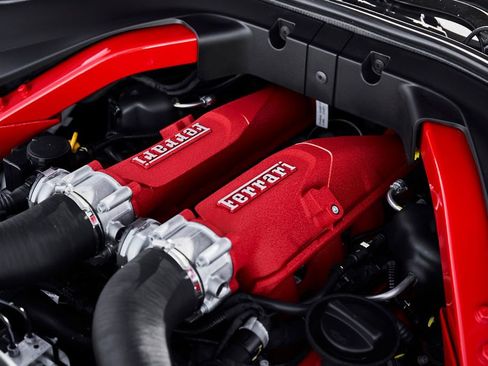 Used 2024 Ferrari Roma Spider RWD image 22