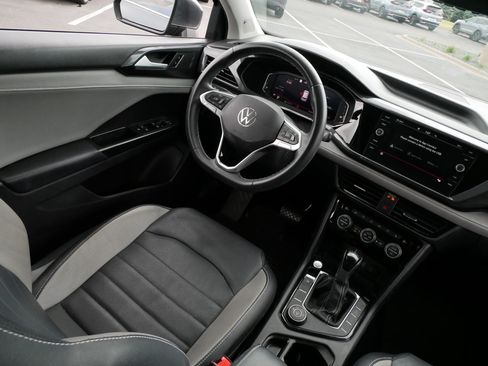 Used 2022 Volkswagen Taos SEL AWD/4WD image 9