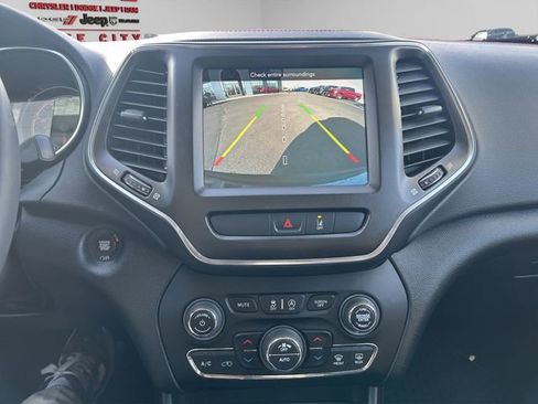 Used 2022 Jeep Cherokee Trailhawk image 20