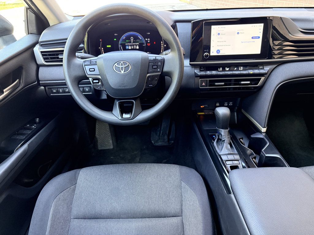 Used 2025 Toyota Camry LE FWD image 13