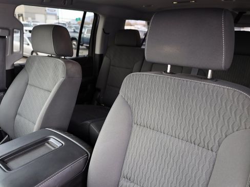 Used 2017 GMC Yukon XL SLE w/ SLE Value Package image 16