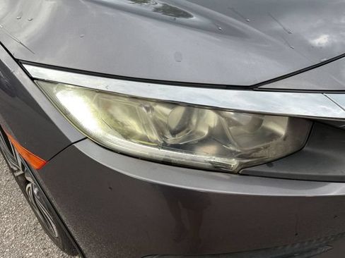 Used 2017 Honda Civic EX-T image 9