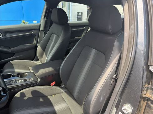 Used 2023 Honda Civic Sport image 25