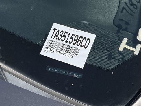 Used 2014 Toyota Camry SE FWD image 10