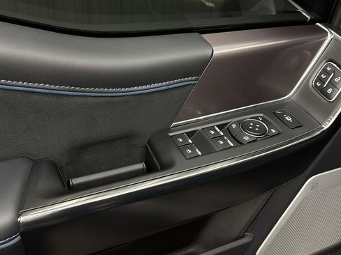 Used 2026 Ford F450 Platinum w/ FX4 Off-Road Package image 34