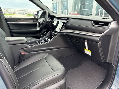 New 2026 Jeep Grand Cherokee Limited AWD/4WD image 14
